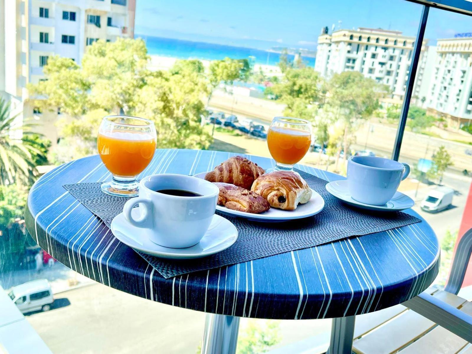 Modern Elegance With Sea Views In Central Tangier - Steps To Beach, Train And Attractions! Экстерьер фото
